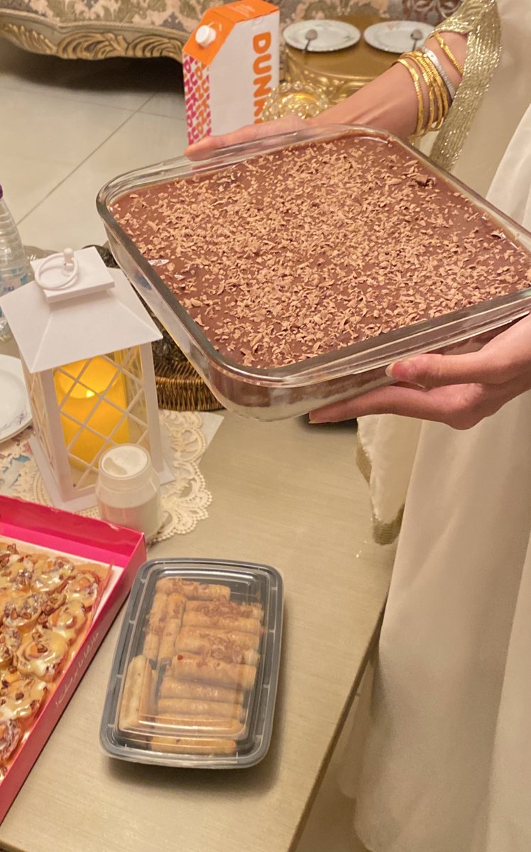 انا سويته والله انا سويته☝🏼
 هذا الإبداع و التحفة الفنية طالعة مني انا 🥰❤️