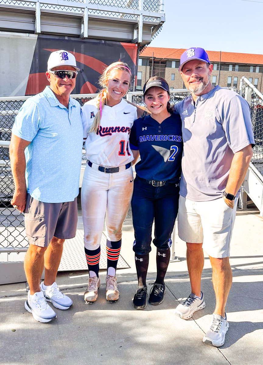 greyhoundsb's tweet photo. Class of ‘23 represent! So good to see these two Greyhounds again. @MadlockTaryn @camcoop_12 @Boernehs @LeechStan https://t.co/jgsXXncfqa