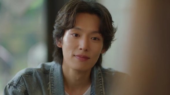 kelly_jyvip's tweet photo. Inicio el triángulo amoroso. 
Al inicio me cayó mal el secundario porque todo era una mentira, cuando fue el mismo si me conquistó y tuvieron mucha química. 
Él personaje de PSH es demasiado respetuoso y se puede tomar su actitud como desinterés #ThePracticalGuideToLoveEp2 https://t.co/PN3EqjuAxu