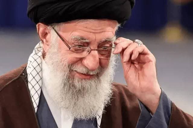 Isaac40986477's tweet photo. USA visit Iranian #funny #bestcomedyskit #comedymovies #nollywood #nolly... https://t.co/8BIOmxZxsc via @YouTube https://t.co/vTBhXtHVMW