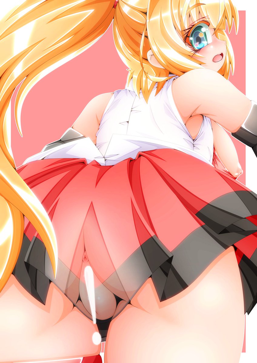 ポニテマキちゃんですね〜なぜか下着未装着でスカートまで透けちゃっています。ゆかり「マキさん、急いで来たのはわかりますが、その…目のやり場に困ります………」みたいな。
前回と前々回の絵を見てくださった方、ありがとうございました♪ 