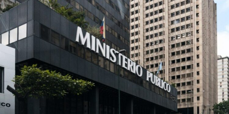 EEdsanz18's tweet photo. #ATENCION 🇻🇪⚖️ Este lunes #02Mar inicia el proceso de postulaciones para Fiscal General y Defensor del Pueblo.

La #AsambleaNacional invita a los ciudadanos con credenciales a participar en este proceso transparente. 

🔗 https://t.co/N3B70vSqp5

#Venezuela #Soberanía #bbvipks4 https://t.co/gYlpnTDmih
