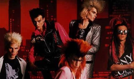 ジグジグさんは「Suicide」という曲でモロにスーサイでる。 Suicide