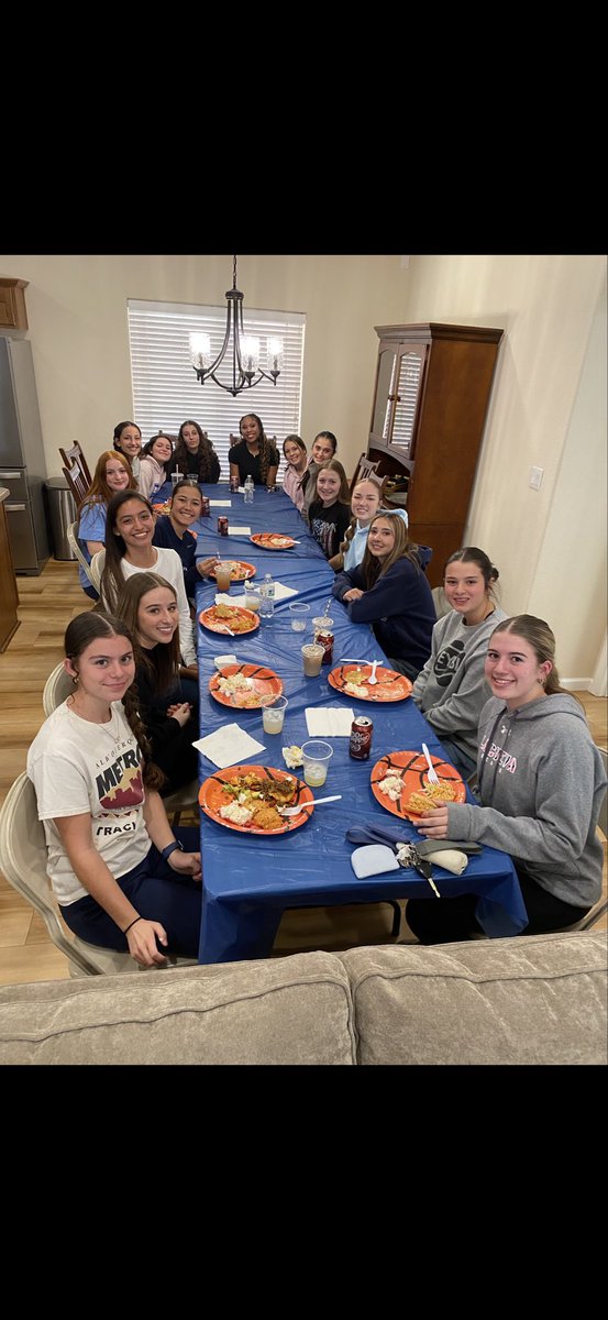 Marisa Cogan tweet media