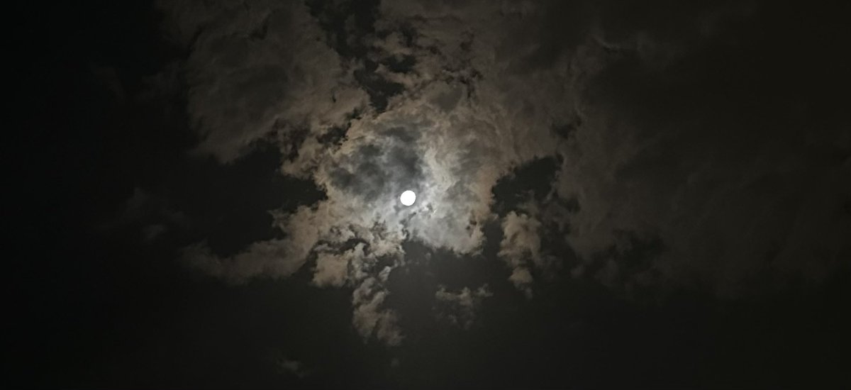 Lal7e's tweet photo. [ولل�� عتقاءُ من النَّار وذلك في كلِّ ليلة]

كَثُر خيرُ ربنا وطاب 🤍'
اللهم اجعلنا منهم برحمتك ومنِّك وكرمك. https://t.co/8AfawOMUDR