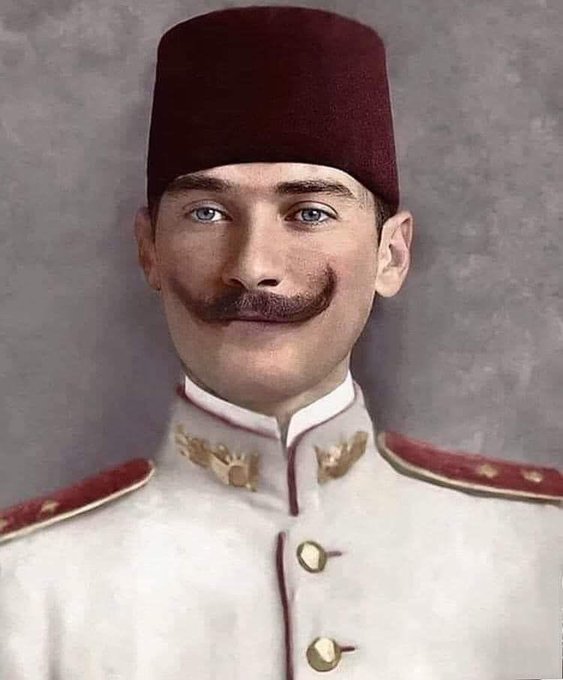 "En büyük savaş, cahilliğe karşı yapılan savaştır."

💬Mustafa Kemal ATATÜRK