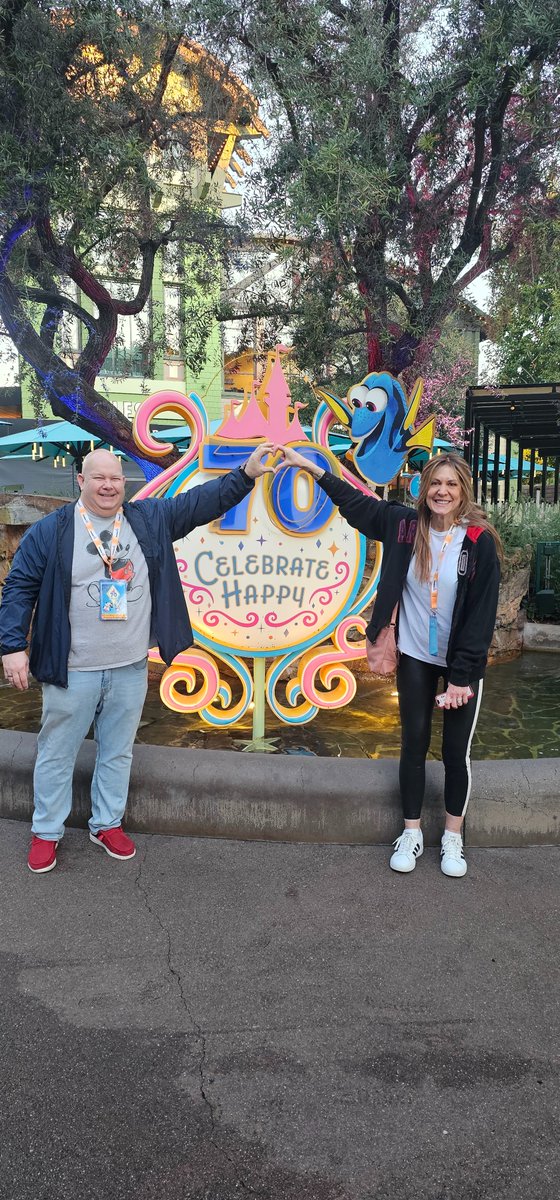 ✨️ Starting March 9th, set your alarm for weekdays at 6:40am, 7:40am and 8:40am to hear the Disneyand®️ Resort Song of the Day announcements! Max, Shannon &amp; Porkchop will be broadcasting live tomorrow straight from @disneyland with more info on the #disneyland70showcase ✨️