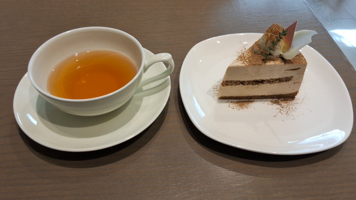 GoldwingSenCha's tweet photo. SANKODO（サンコウドウ） - 大泉学園 - /和紅茶カフェにて
和紅茶専門店。初訪問です。
紅茶とスコーンを試したのですが、どちらも
のけぞるほど美味しかった。
いやっ。もう、なんというか
言葉足らずで申し訳ないのですが、とにかく良い。
東京23区の中で最高かもしれません。
超絶お勧め🙆 https://t.co/a8AxktQBgs