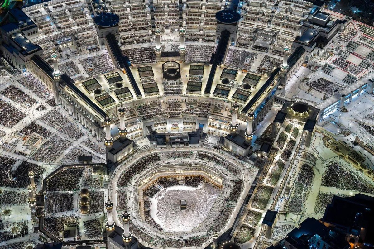 Muhamma91370307's tweet image. “Every turn around the Kaaba brings me closer to peace ❤️”

Masjid Al Haram On The Night of 13th  Ramadan 
#Makkah #Kabba #Saudiarabia