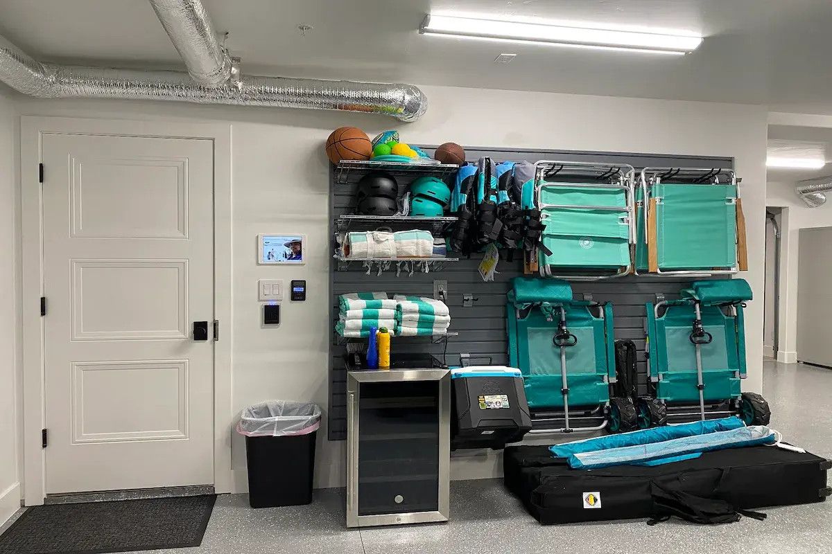 Cobbos Beach House tweet media