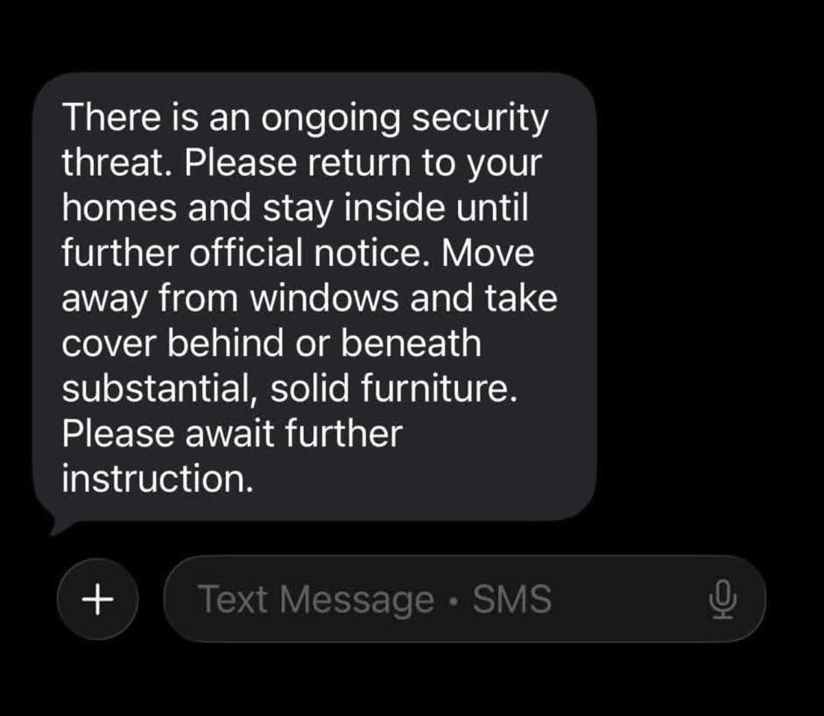 dherakleous's tweet photo. An explosion was reported at a British military base in Akrotiri, Cyprus, just hours after Starmer approved the use of UK military bases by the United States for defensive purposes. Personnel and their families were instructed to stay home. #IranWar #cyprus #IsraelIranWar #israel https://t.co/mw6k25r5UT