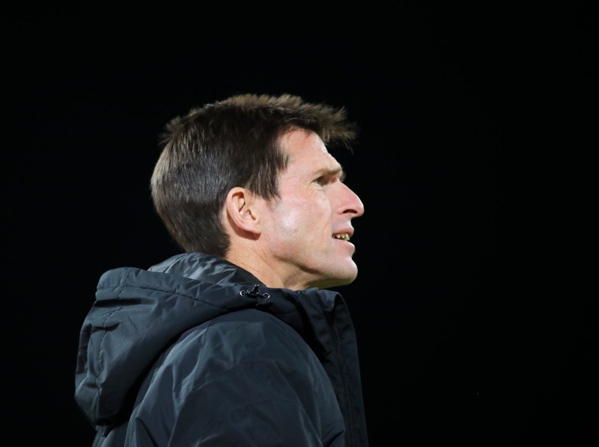 اقسم بالله ان القرار غريب جدا جدا
في اقاله المدرب بابلو رغم انه تبقى ٥ مباريات
وفيه امل على اللعب للملحق وليسى صعبا 

وحتى لم تصعد السنه ذي 
ابقى على عناصرك ومدربك
واضافتهم بكم عنصر محلي واجنبي 
المدرب غير الكثير والكثير 
من تكتيك وكوره نظيفه في الملعب💔