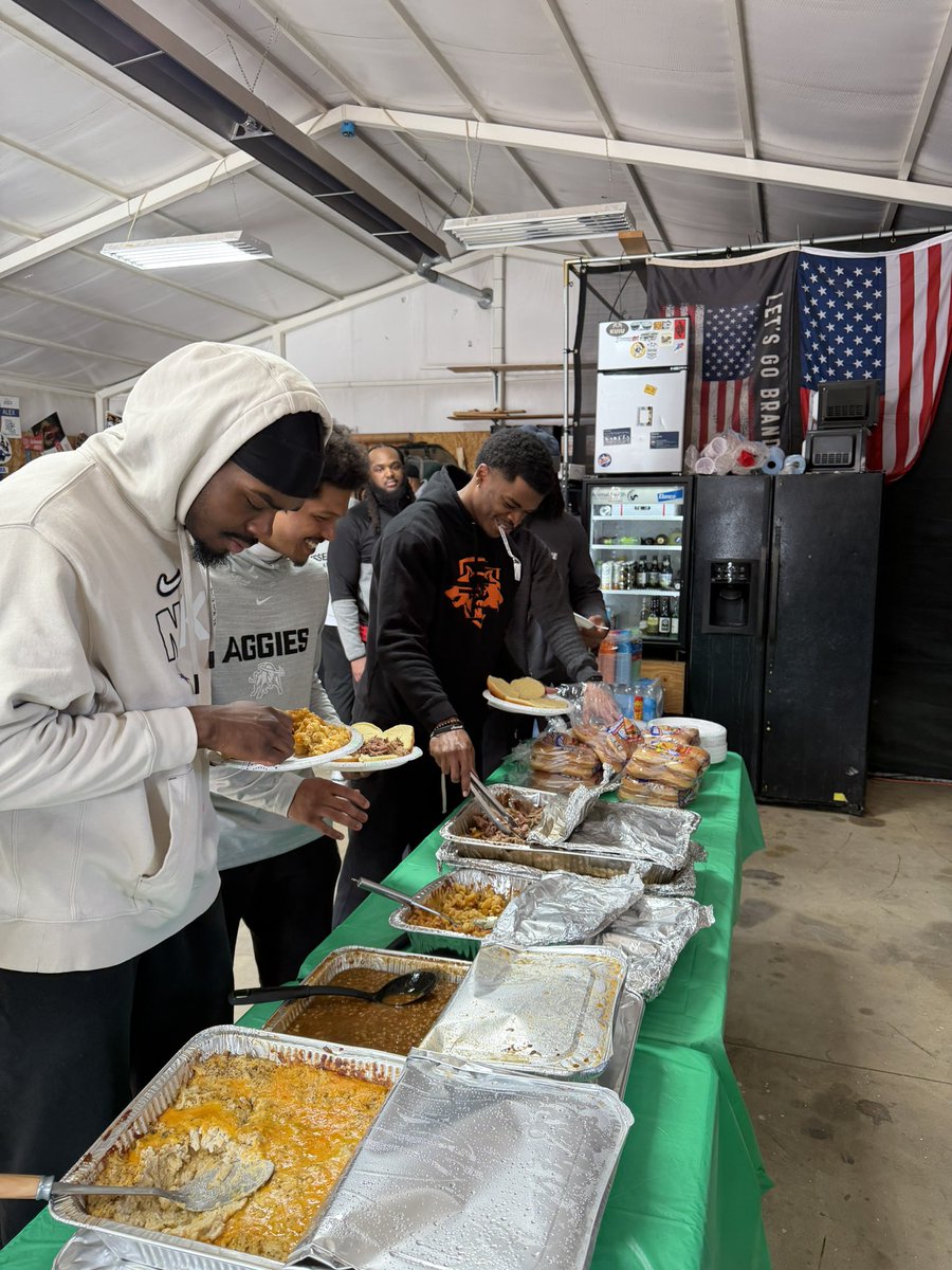 Southwest Kansas Storm tweet media