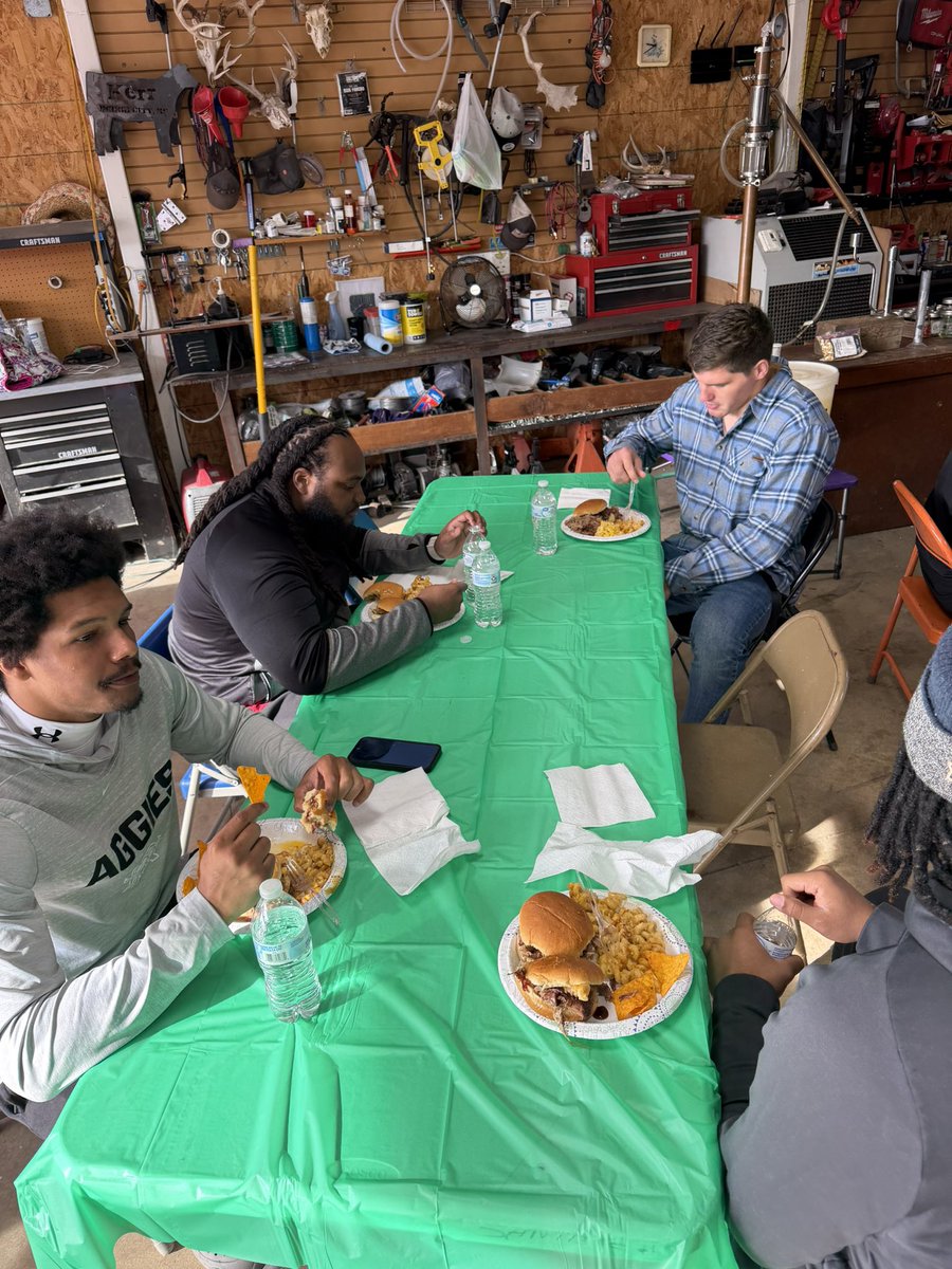 Southwest Kansas Storm tweet media