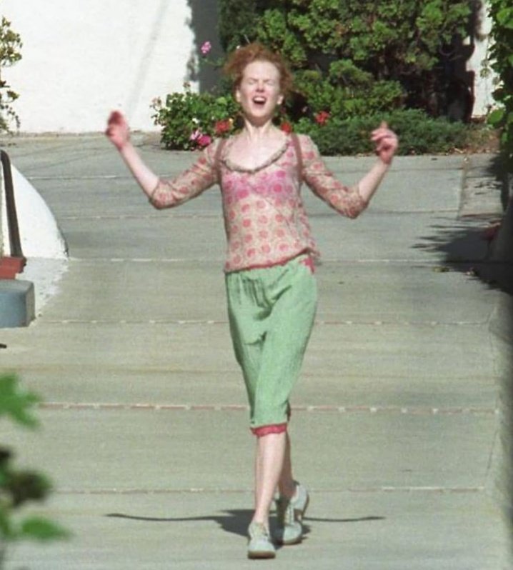 como amo ser una fangirl y vivir todo intensamente, ver una serie, leer un libro, escuchar un artista siendo fangirl es lo mejor que me ha pasado