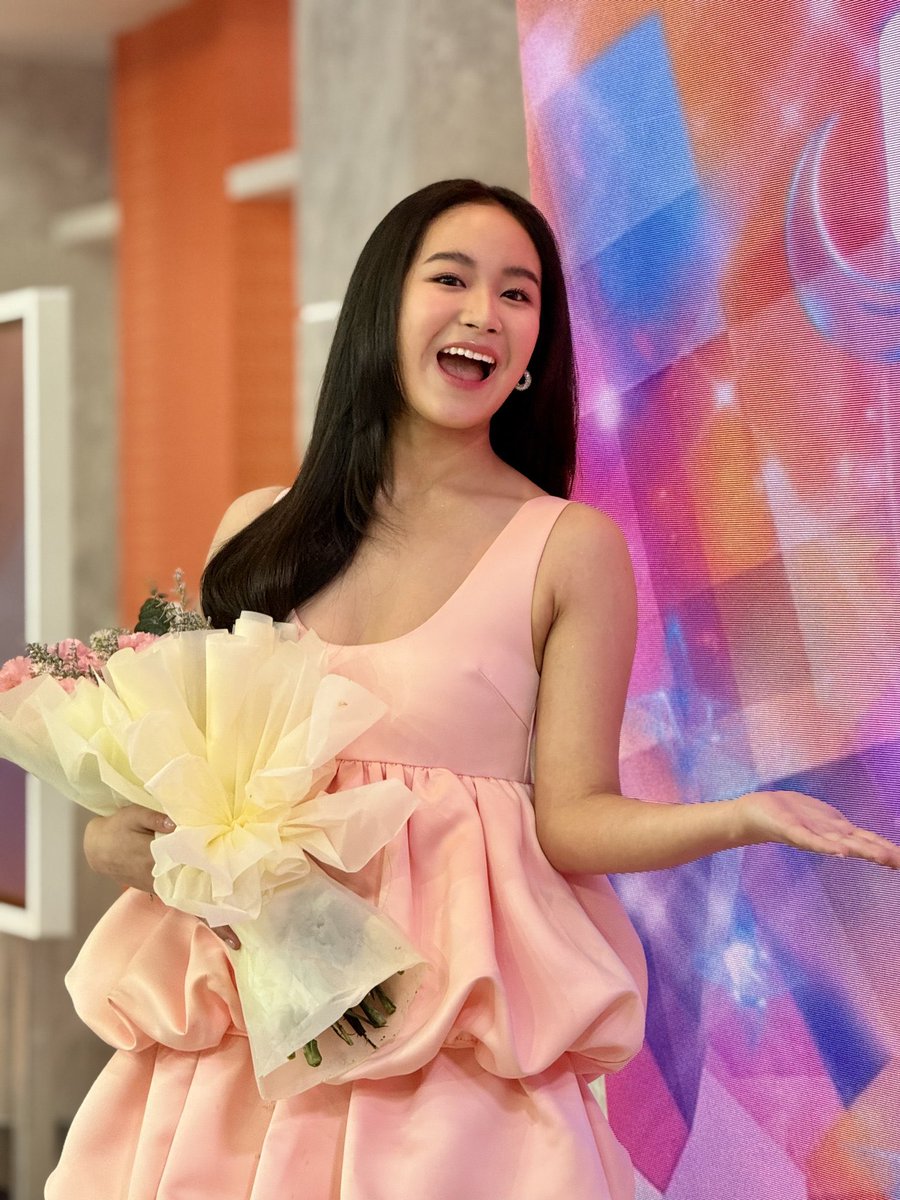 Good Morning, Cap! Super fresh!

UNANGHIRIT NI CAPRICE