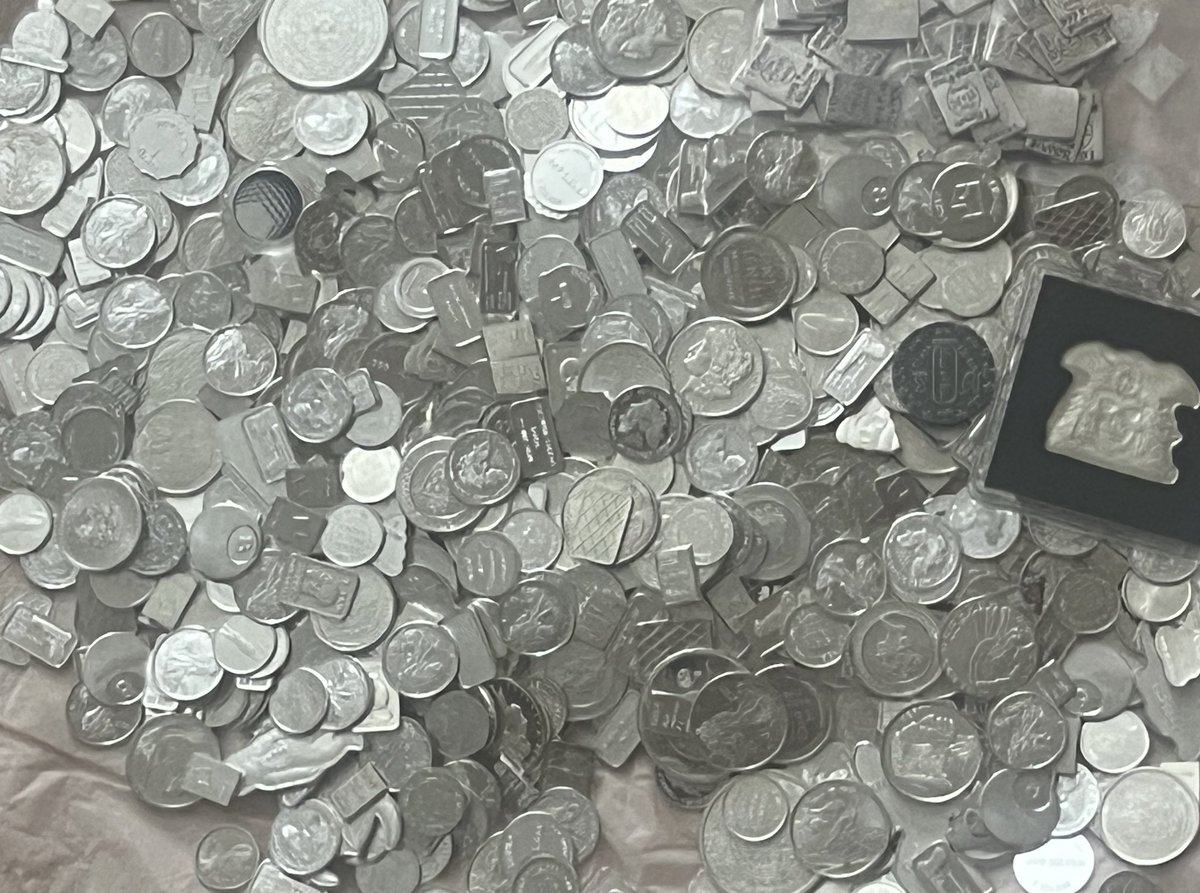 StackingOzs's tweet photo. @TaraBull Fractionals 
#SilverSqueeze
#RealWealth https://t.co/tSFdjjr1uc