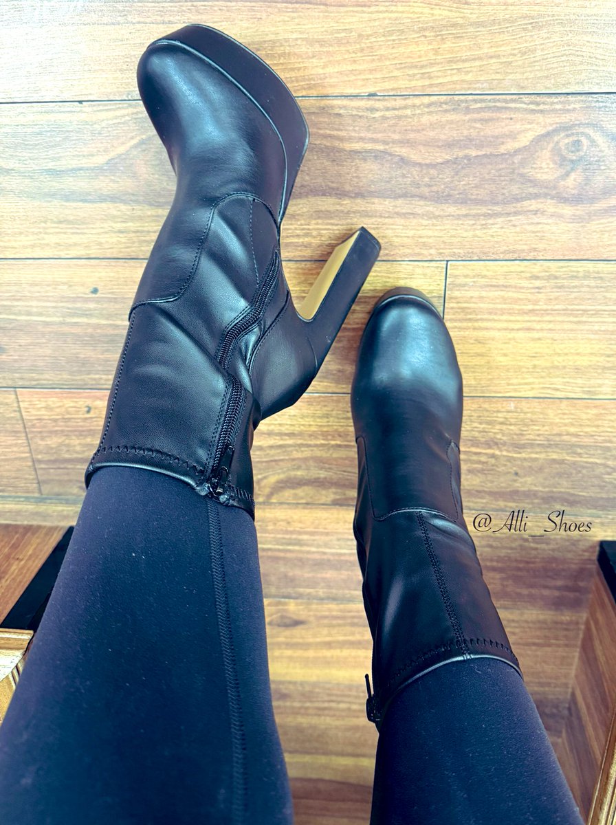 Disney_Alli's tweet photo. Some nice tall Aldo booties #shoes #shoefie #shoestagram #shoesoftheday #sotd #outfitoftheday #ootd #highheellife #highheellover #highheeladdict #shoelover #shoeporn #heelsporn #heels #highheeledboots #bootlover #bootfreak #bootporn #bootaddict #highheeledbooties #showoff https://t.co/Fx1tZMOU0N