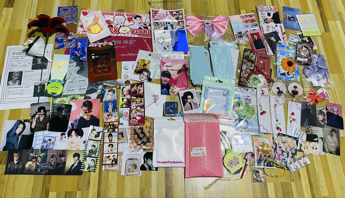 Lorenzzzy1231's tweet photo. Thank you po sa lahat ng mga naka trade ko ☺️ Ang hirap pala ng onsite trade lalo na galing pang work si ante 😂🥹 See you guys in April ulet 🫶 #LoveNoteFromDKVernonDino #AMMB #SEVENTEEN https://t.co/8cbrV6WFMe