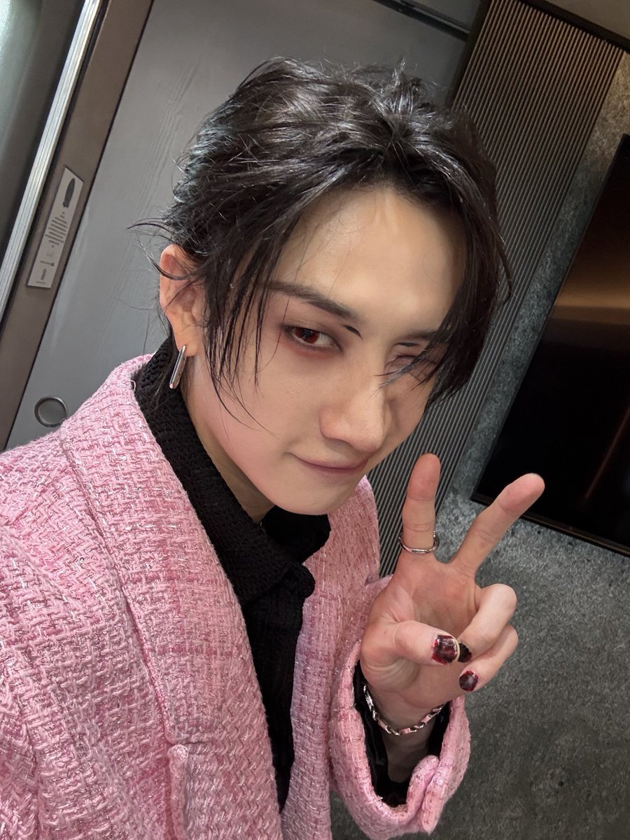 t_kcamsaurus's tweet photo. 🐺 https://t.co/aGuhwJ6hF0