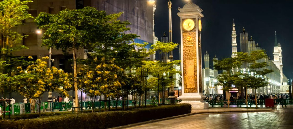 كل الشكر لأمانة منطقة  #المدينة_المنورة على هذا التكريم، وللوكالة على ثقتهم ودعمهم. الامتنان موصول لسعادة نائب الأمين ولسعادة وكيل الأمين على تقديرهم.
سعيد بأن أكون جزءًا من جهود الزراعة والتشجير وتحسين المشهد الحضري، ونسأل الله أن يكتب لنا خدمة هذه المدينة المباركة وأهلها