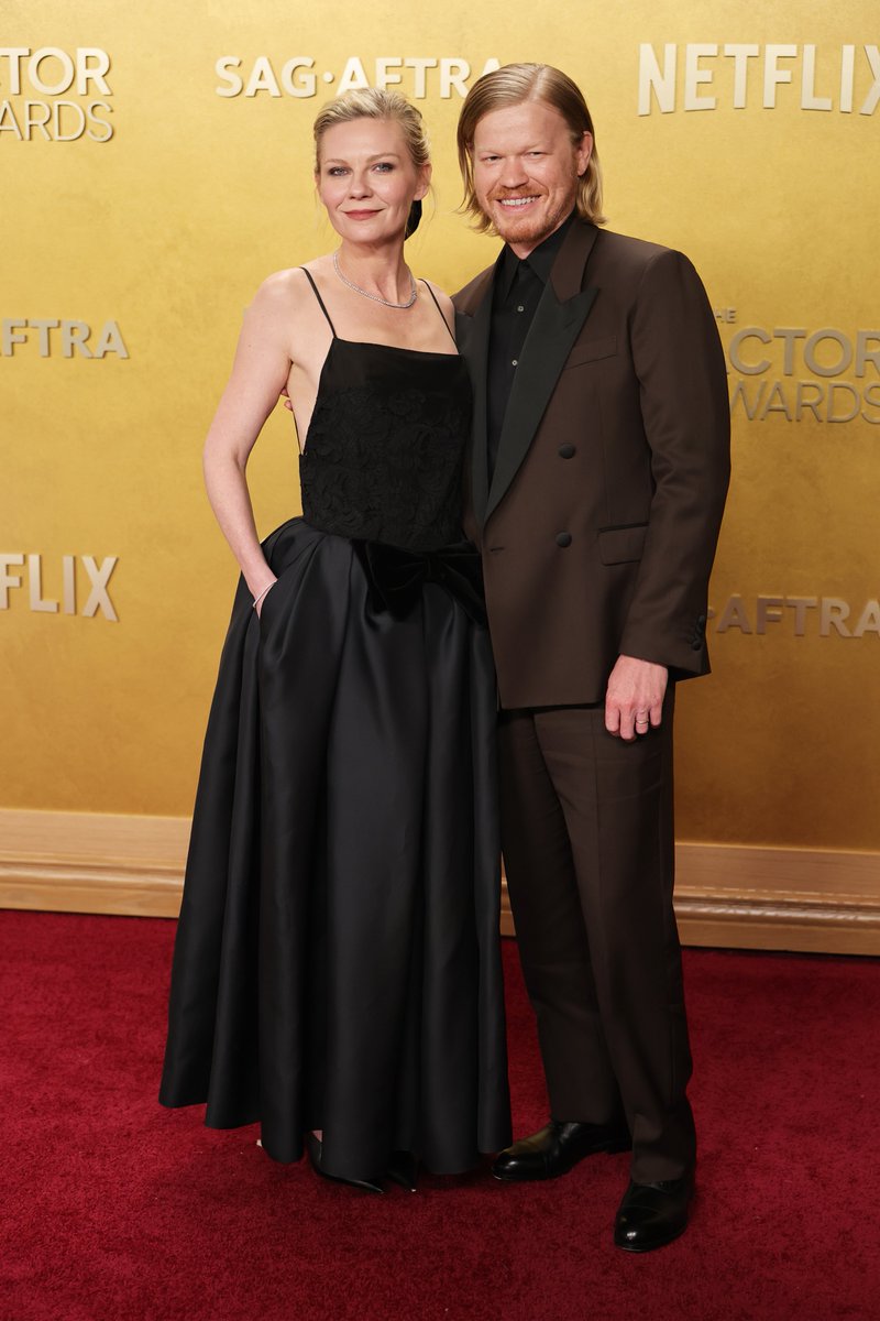 DEADLINE's tweet photo. Kirsten Dunst and Jesse Plemons arrive at the #ActorAwards, where Plemons is nominated for Outstanding Performance By A Male Actor In A Leading Role

(Photo: Getty) https://t.co/itkbaxJyvc