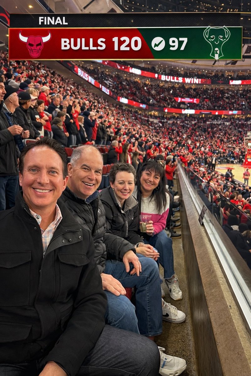 MarkSoehn's tweet photo. ๐ Chicago Bulls take down the Milwaukee Bucks 120โ97! Great seats, great energy, and even better company. ๐ฅ
#ChicagoBulls #BullsWin https://t.co/xGz3uenAac