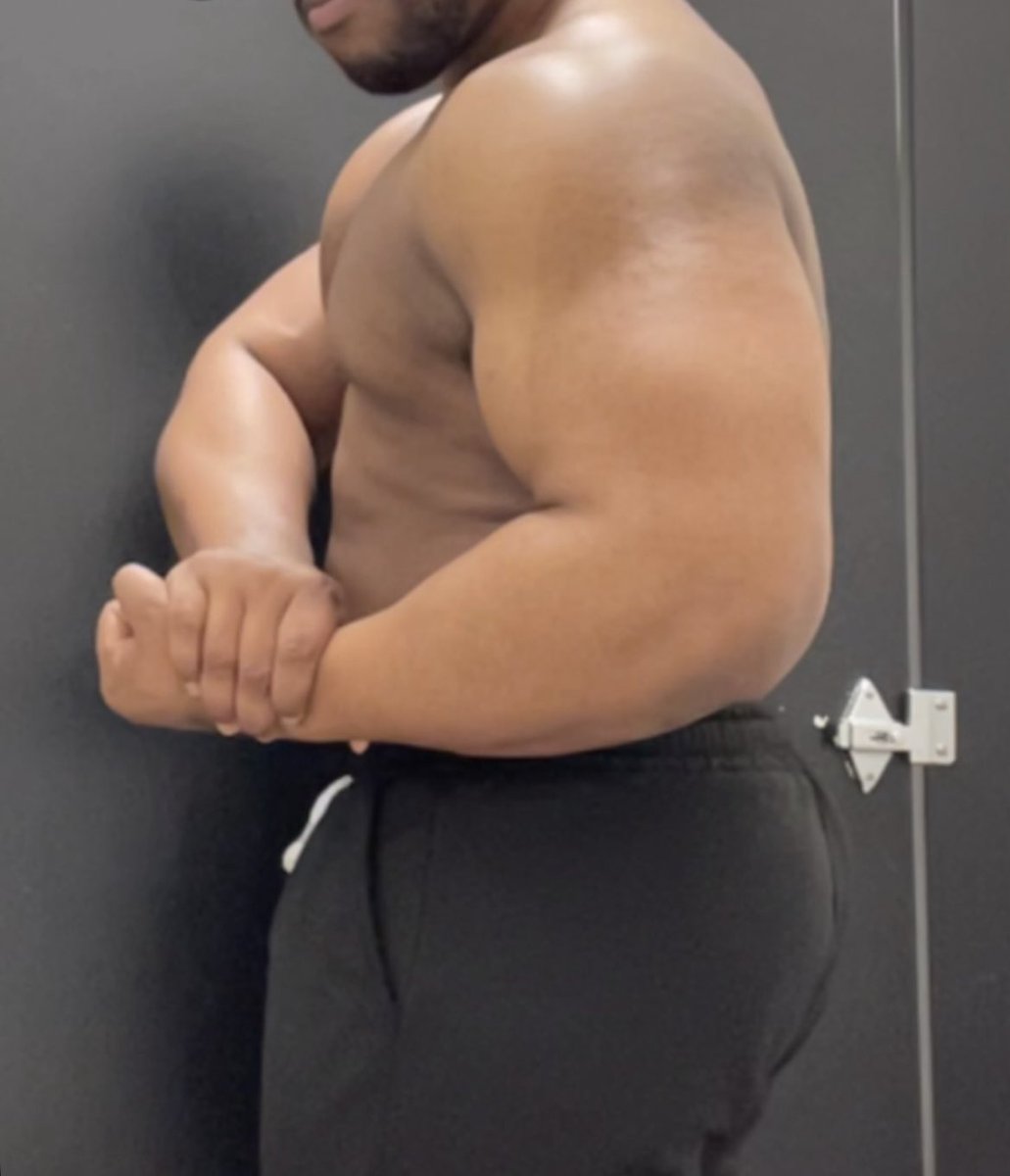 Need to beat up a big 🍑#bbc