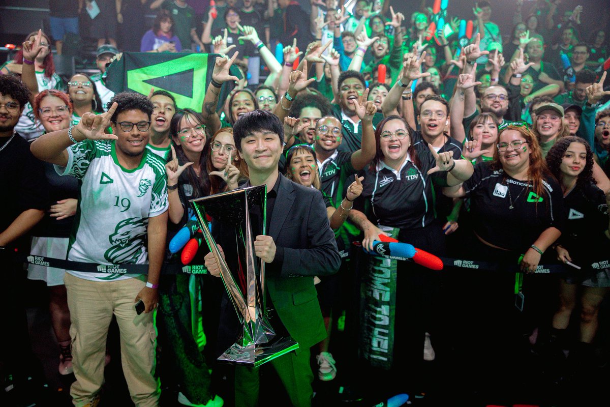 LOUD Raise tweet media