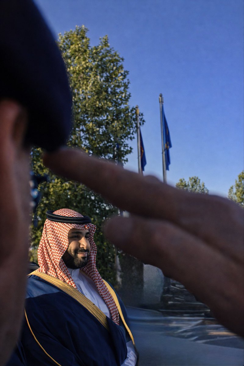 luv6ll's tweet photo. حفيد من بندقه ماتضرب الا الدماغ
عاد الجزيره يدق الشر نادوسها

اميرنا اللي له بيوت المدايح تصاغ
عرّاب لـ النهضه اللي ماقفل قوسها 

يمشي خطى الواثق اللي مامشى من فراغ
كن العدا لامشا يمشي على روسها

 -
عايض العاطفي https://t.co/SZFFtrAmxJ