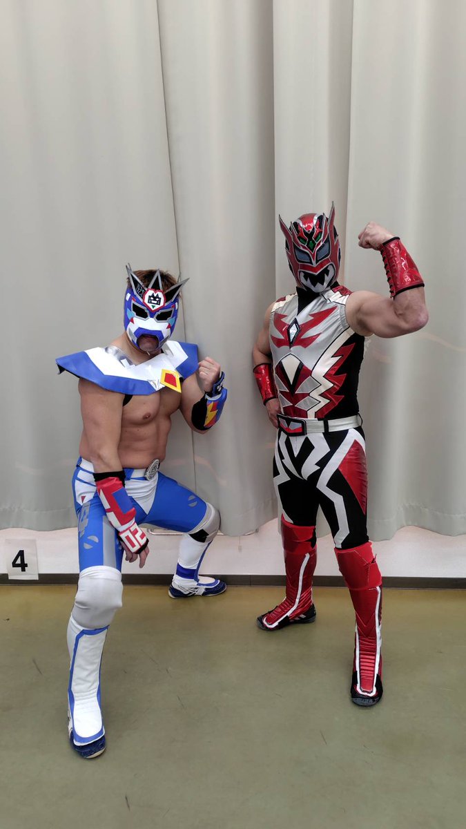 elbrave_tengen's tweet photo. 昨日は  #プロレスリング華激 名古屋大会ありがとうございました！
Gヴァリオンさんと勇者タッグで激勝☆
主催のコスモさん30周年おめでとうございます！！ https://t.co/ENzdY8vGby
