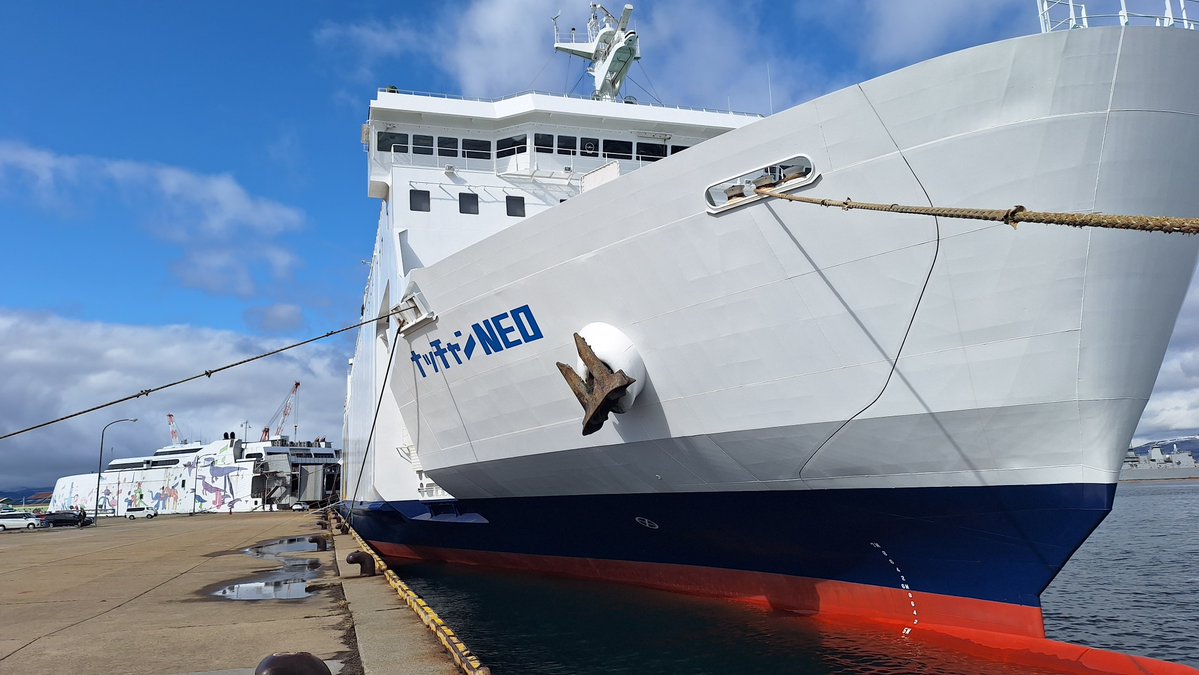 ナッチャン2隻、青空の下で】 2月28日（土）昼間に撮影。元「ブルー