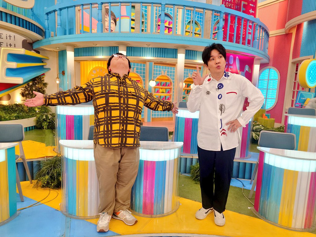 rn_bass's tweet photo. 山本さんの服なんか見覚えあると思ったらてっちゃんが着てた https://t.co/noO9Dl4LHK