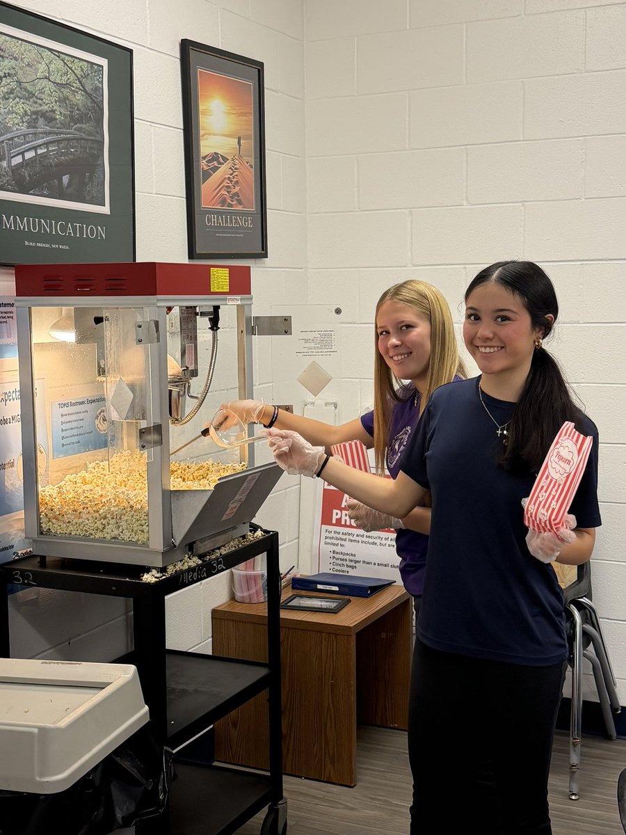 Three Oaks Middle tweet media