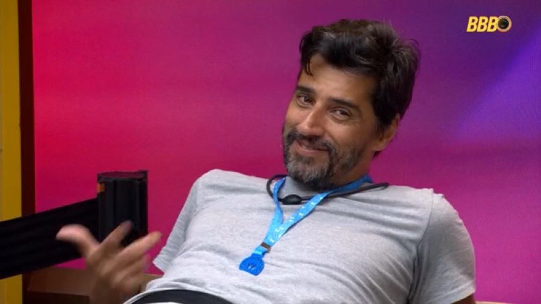 Cowboy: “A informação privilegiada me colocou aqui. Perdi 10 conto pra isso aqui.”

O desânimo do Cowboy só reforça que o BBB precisa, urgentemente, voltar ao modo raiz. Não existe um grupo vencer provas, articular, conseguir benefícios e ainda assim sair prejudicado pelas