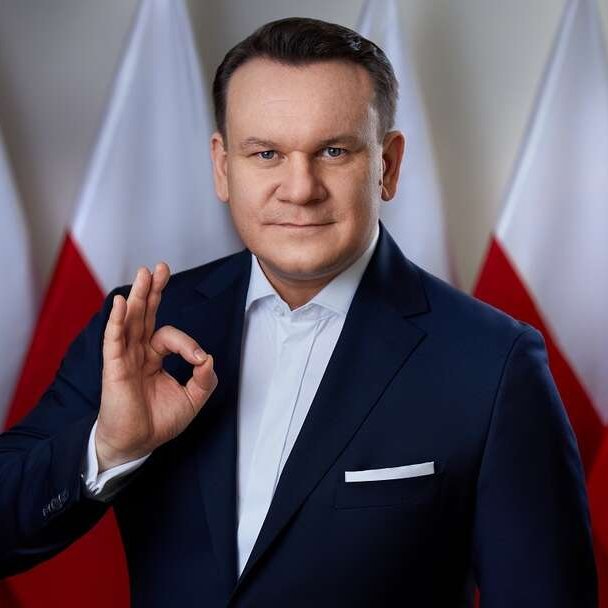 🇵🇱 <a href="/D_Tarczynski/">Dominik Tarczyński MEP</a>: "Nie ma większego zagrożenia niż radykalny polityczny Islam." ☪️

No sigma! 😎 Czy uważasz, że zbrodnicza ideologia islamizmu powinna zostać zakazana w Polsce?

🇵🇱 A) TAK, zdecydowanie. Chcę żyć bezpiecznie
🇮🇷🇷🇺B) NIE, chcę chcę chaosu i terroru w Polsce.