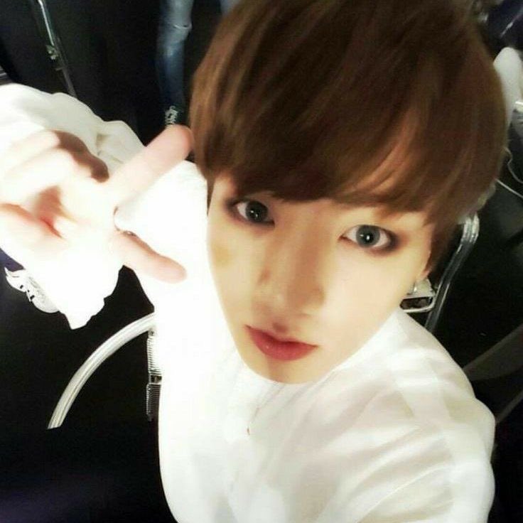 jcngkuuk's tweet photo. ITS MY BIRTHDAYYYY #19 #LOLADAY https://t.co/evRXHLQD9q
