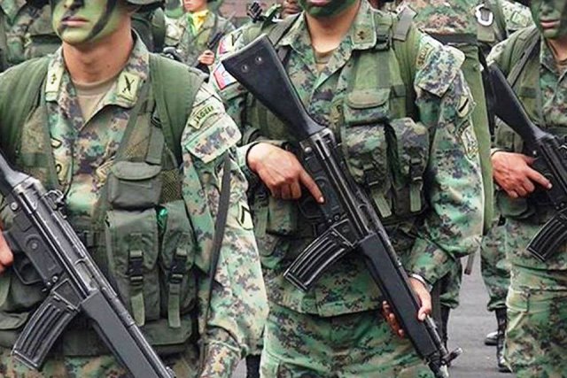 irabatna's tweet photo. ¡Libertad bajo medidas! 31 militares salen de prisión tras acuerdos con la Justicia Militar con  objetivo de contribuir a la paz y el reencuentro nacional. El grupo estaba procesado por cargos de rebelión. 🧵👇 #Venezuela https://t.co/HRfgJ3AskG