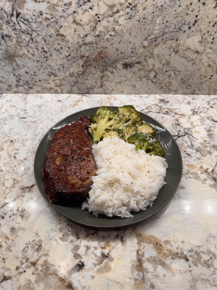 62in3's tweet photo. #SundayEats im noticing a pattern here https://t.co/2ZP2z4pyQC