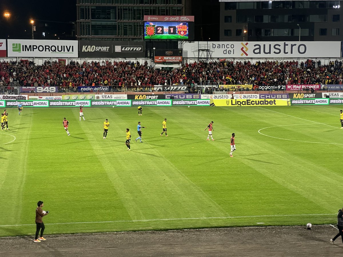 🏟️ Terminó el partido. Victoria colorada en casa. 

#DCuenca 🔴⚫️ 2️⃣ 🆚 1️⃣ #Barcelona 🟡⚫️

#LigaPro 🏆 #Fecha2

Escúchalo en 🎧: #Radioactiva 
📻 88.5FM - CUE | 103.3FM - GYE 
🌍 radioactiva.ec
📲 Live: youtube.com/live/__tTHBl-u…