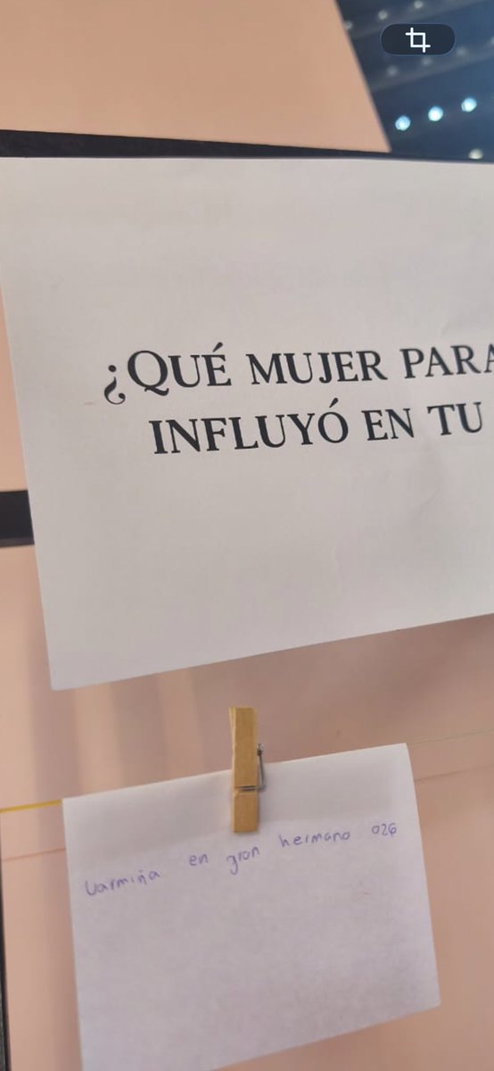 En el centro cultural del Cabildo, en Paraguay, hay un espacio dedicado a mujeres que inspiran. Una chica dejó escrito que la mujer que la inspira es <a href="/CarmiMasi/">Carmiña Masi</a> en #GranHermano