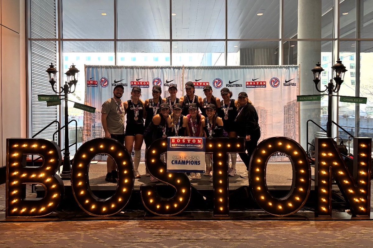 Congratulations to 16 Purple on their 1st place finish at the Boston Nationals Qualifier in the 16 Open Division! 🤩 After an undefeated weekend, 16 Purple punches their ticket in the 16 Open Division to the USAV GJNC’s in Indy🔥 We are so proud of you, 16 Purple!🥇