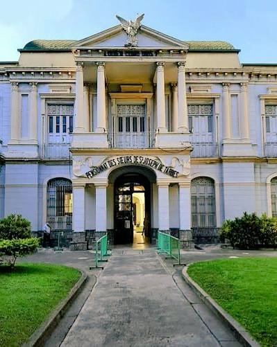 ¿Sabías que el colegio más antiguo de Caracas está en El Paraíso?
#EfeméridesElParaíso|| Un día como hoy en 1902, se inaugura la sede del Colegio San José de Tarbes en nuestra parroquia El Paraíso en Caracas cumple 124 años 🏫✨