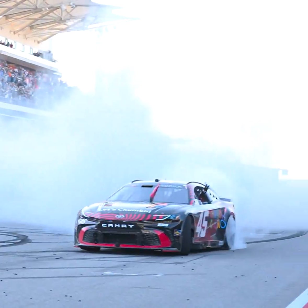 DennyDeliversYT 📦 tweet media