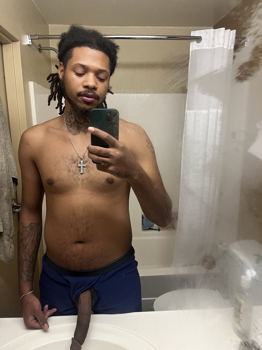 DaRealBigRocko's tweet photo. I’m back it’s been a minute enjoy😂🌚#bbc https://t.co/yhAY4I7G1d