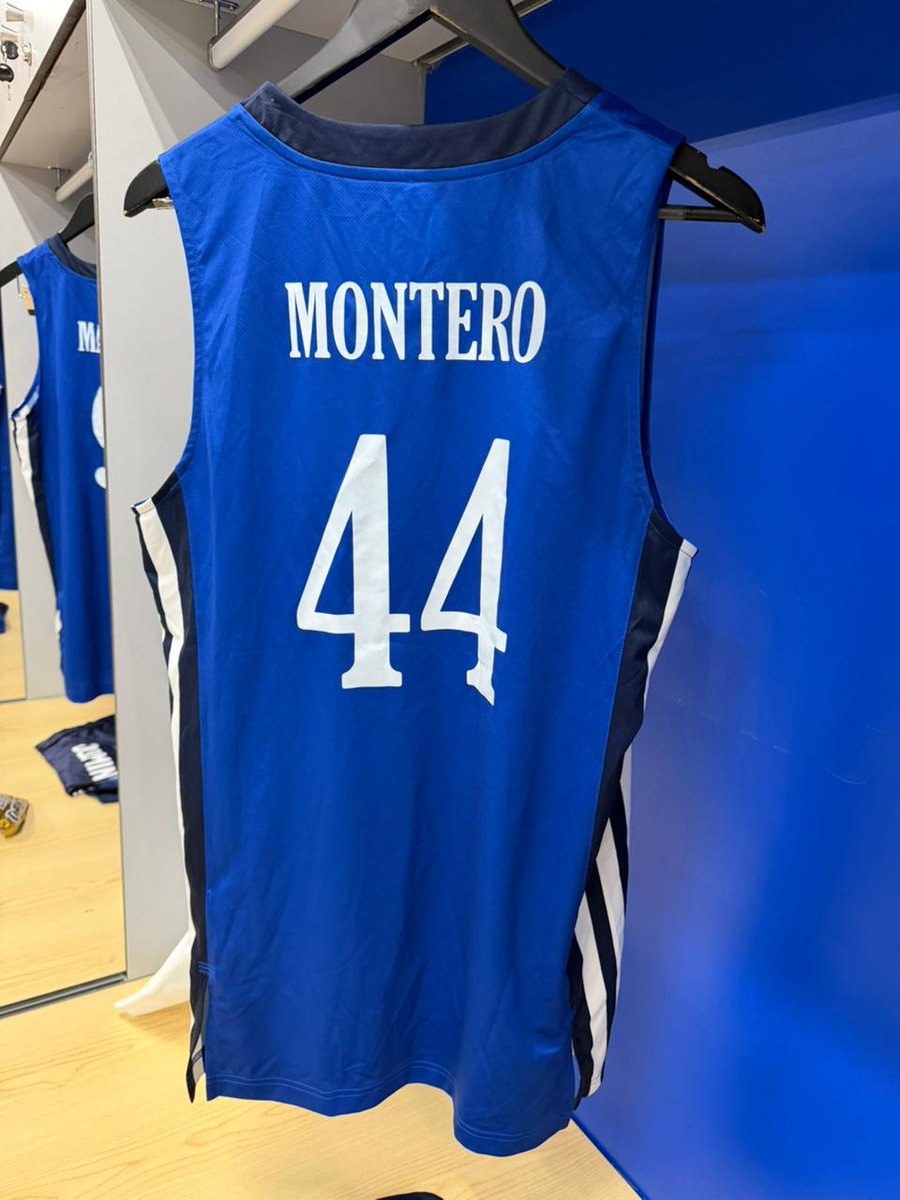RDBSeleccion's tweet photo. Cuánto tiempo sin ver esa chaqueta en la cancha. Hoy el #44 vuelve a casa. 🏀🇩🇴 Día de alabanza. 🙏 #TeamDom https://t.co/hPZy4WZy9H