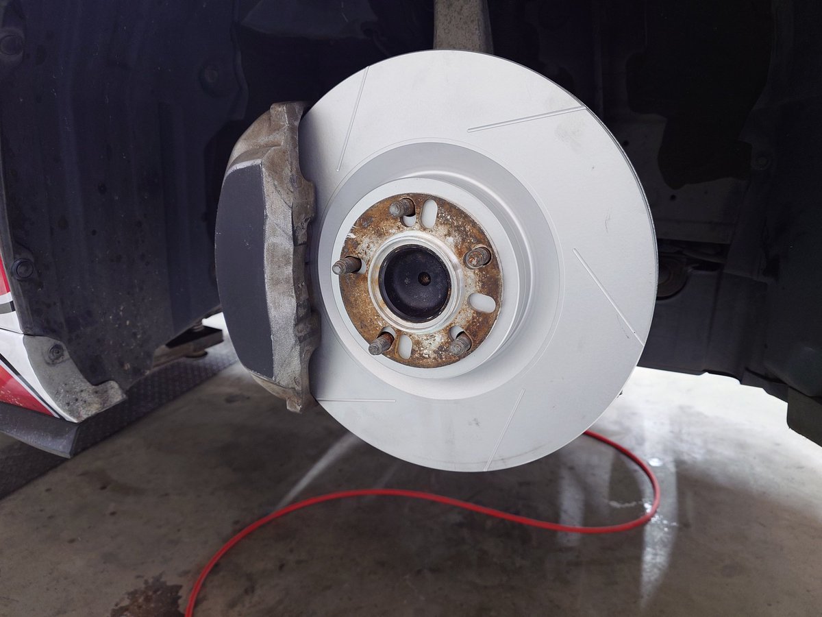 3.5用ビックキャリパーの交換及びキャリパーオーバーホールの作業させて頂きました！
この度もご利用ありがとう御座いました🙇