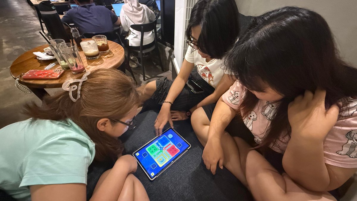 Kumpulan yg weekend kek karib banget, weekdays kek lu siape?