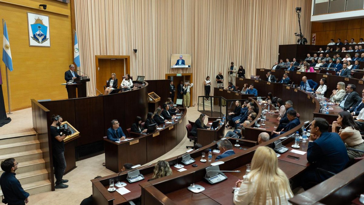 ernestonovoaok's tweet image. En la Apertura de Sesiones Legislativas 2026, el gobernador Rolando Figueroa presentó el balance e inició el tercer año de gestión en Neuquén.
Compromiso, rumbo claro y más trabajo para seguir creciendo como provincia.
#Neuquén #AperturaDeSesiones #Gestión