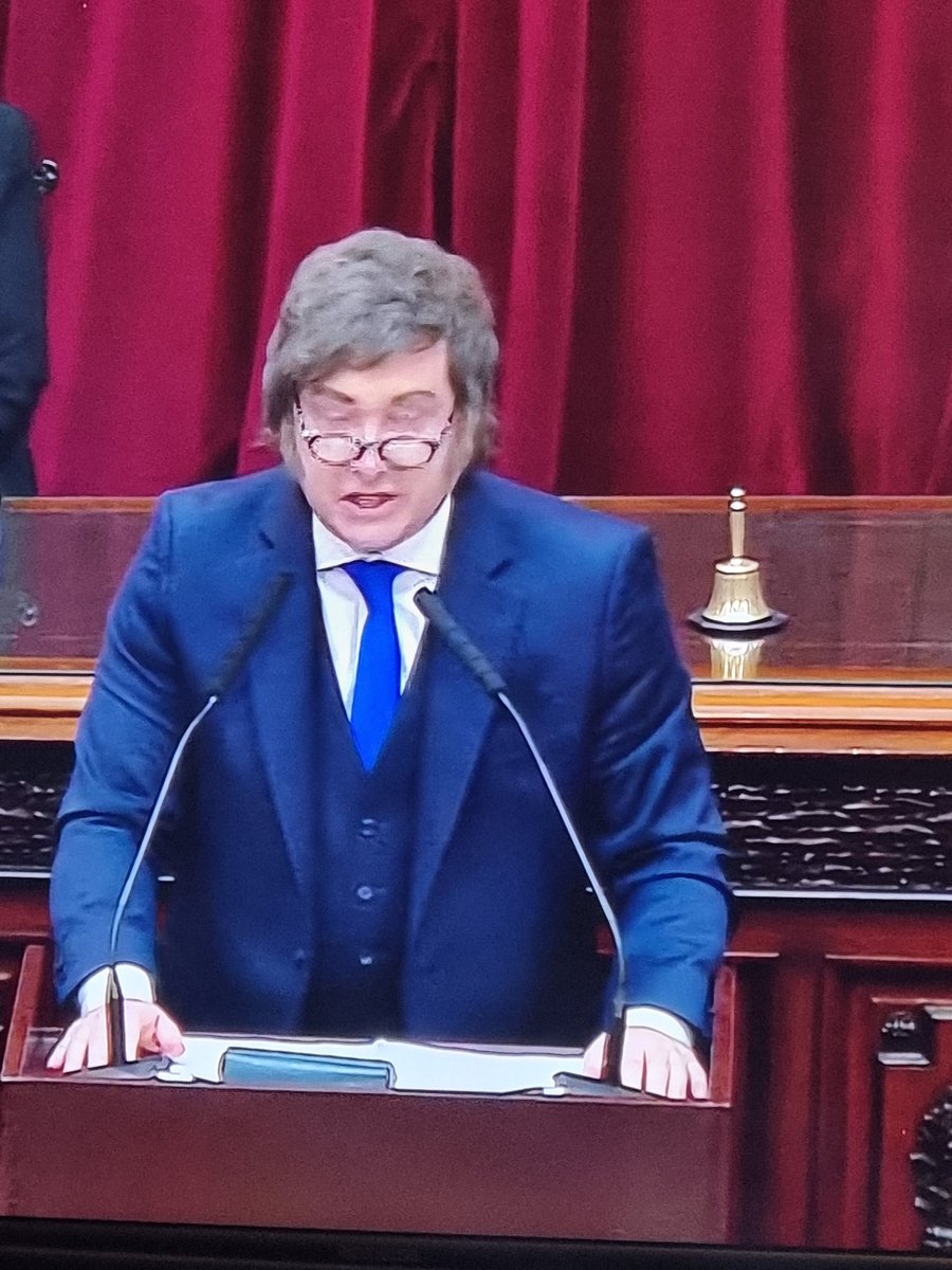 PRESIDENTE, PRESIDENTE!